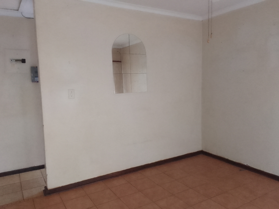 2 Bedroom Property for Sale in Geelhoutpark North West